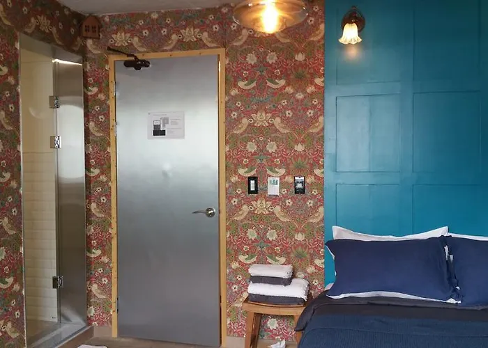 A House Guest house 3*